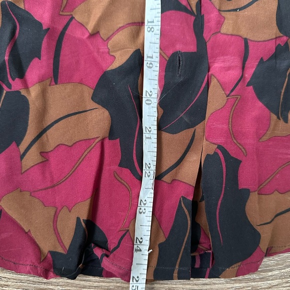 Vintage 100% Silk Harvé Benard Size 6 Women’s Button-Down Top - Picture 5 of 7